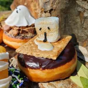 Halloween donuts Ghost,S'Mores