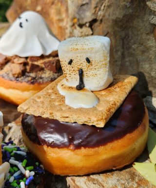 Halloween donuts Ghost,S'Mores